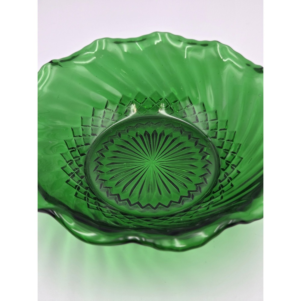 Anchor Hocking Forest Green Glass Bowl Diamond Swirl Ruffled Edge‎ Vintage